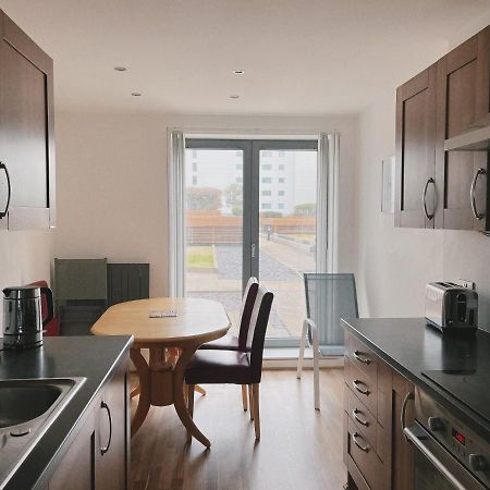 Stunning Waterfront Western Harbour Apartment 爱丁堡 外观 照片