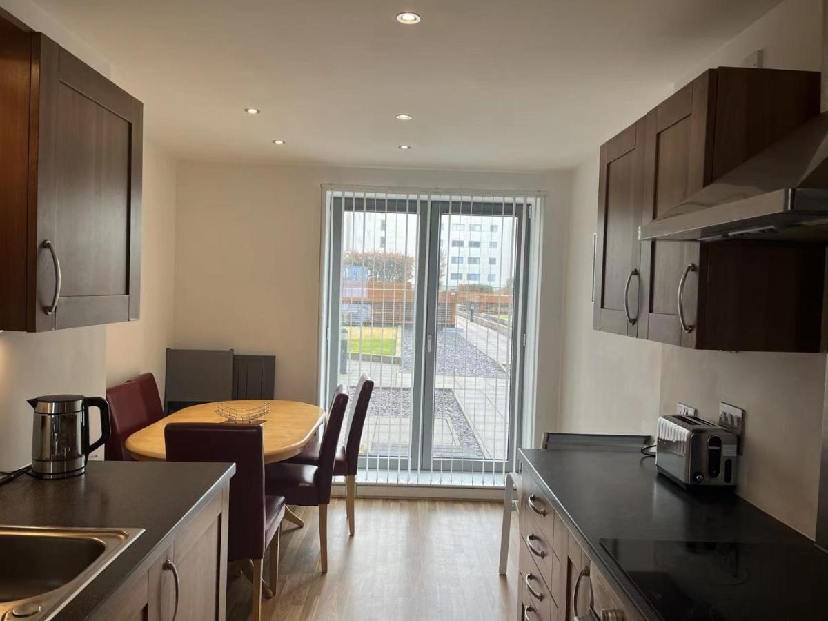 Stunning Waterfront Western Harbour Apartment 爱丁堡 外观 照片
