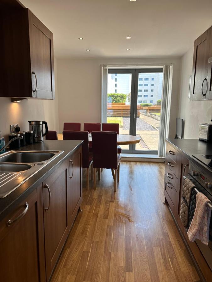 Stunning Waterfront Western Harbour Apartment 爱丁堡 外观 照片